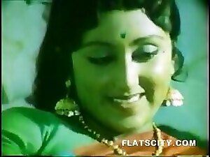 Kunwari bride gets wild in steamy Hindi movie scene.