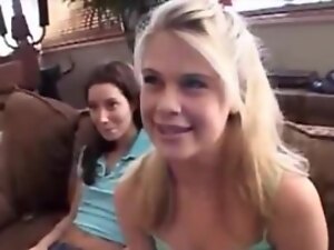 Newly out lesbians explore their desires in HD